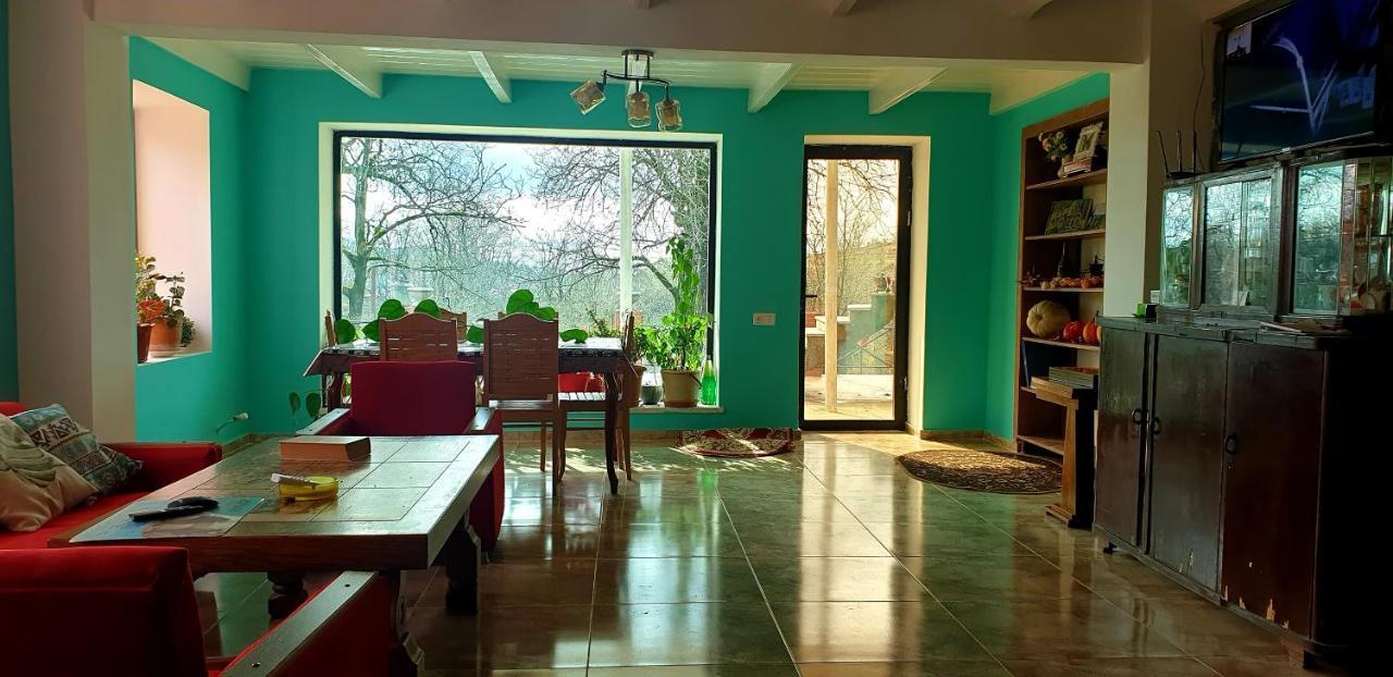 Four Seasons In Kutaisi Hotel Eksteriør billede